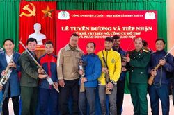 Thu giữ 40 khẩu súng tự chế các loại
