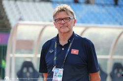 HLV Troussier đã về Pháp