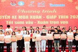 'Chuyến xe mùa xuân' đưa 2.200 sinh viên, người lao động về quê ăn Tết
