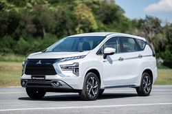 Cận cảnh Mitsubishi Xpander HEV vừa ra mắt