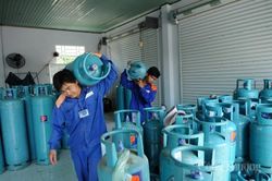 Giá gas trong nước tăng theo đà thế giới; Giá cà phê trong nước gần 80.000 đồng/kg