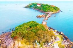 Khám phá vẻ đẹp hòn Đá Bạc