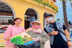 Vẽ nón lá tặng người nghèo
