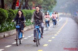 Hà Nội chính thức mở làn đường dành riêng cho xe đạp
