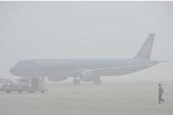 Hà Nội: Hàng chục chuyến bay không thể cất cánh vì sương mù