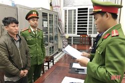 Bắt tài xế điều khiển xe khách va chạm với mô tô làm 2 người tử vong