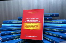 Ra mắt sách về đổi mới phương thức lãnh đạo của Đảng đối với Công an Nhân dân