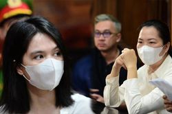 Trợ lý Thúy Kiều và 6 người trong ekip của Ngọc Trinh cũng bị triệu tập đến tòa