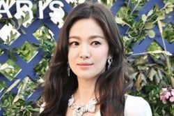 Song Hye Kyo được săn đón đặc biệt, lại sắp đón nhận tin vui lớn?