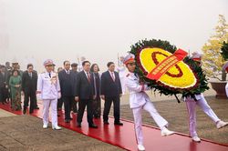 Lãnh đạo Đảng, Nhà nước vào Lăng viếng Bác nhân ngày thành lập Đảng