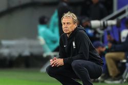HLV Hàn Quốc nói điều bất ngờ khi thắng hú ví Australia tại Asian Cup