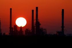 Giá dầu sẽ giảm bất chấp quyết định sản lượng của OPEC+?