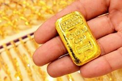 Giá vàng 3/2: Vàng thế giới đi xuống, trong nước neo ở mức cao
