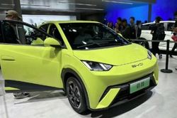 Vừa đánh bại Tesla, BYD tiếp tục 'hạ gục' một tượng đài ngành xe tại sân nhà - là thương hiệu bán chạy nhất Trung Quốc 15 năm liên tiếp