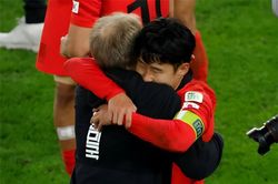 Son Heung-min bật khóc nức nở, vỡ òa cảm xúc sau khi cùng tuyển Hàn Quốc đi tiếp nghẹt thở tại Asian Cup