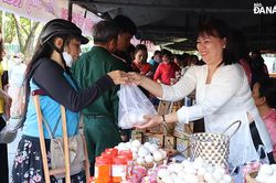 Ngày hội 'Bánh chưng xanh - gian hàng ngày Tết và phiên chợ Tết không đồng'