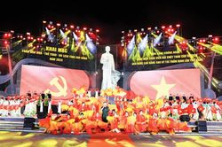 Đảng mãi là ánh sáng là niềm tin của nhân dân