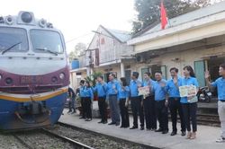 Bình Dương: Ấm áp 'Chuyến tàu Xuân nghĩa tình', 'Chuyến xe Xuân nghĩa tình'