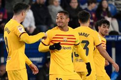 Sao trẻ Brazil ghi bàn và nhận thẻ đỏ sau 13 phút, Barcelona thắng trận thứ 2 liên tiếp