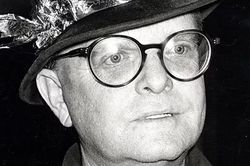 Những năm cuối đời đầy bi kịch của tiểu thuyết gia Truman Capote