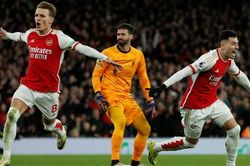 Arsenal tạo bước ngoặt trong cuộc đua vô địch Ngoại hạng Anh, Man City mừng thầm