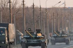 Chuyên gia Ukraine cảnh báo 350 xe tăng Nga sắp tiến về Kupyansk