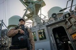 Những vũ khí 'nóng' được Hải quân Mỹ triển khai trên biển Đỏ để chống lại Houthi