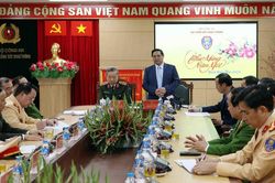 Thủ tướng: CSGT cần chuyển trạng thái, tăng cường hướng dẫn và giúp đỡ dân