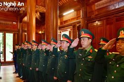 Bộ Chỉ huy Quân sự tỉnh tưởng niệm Chủ tịch Hồ Chí Minh và các anh hùng liệt sĩ