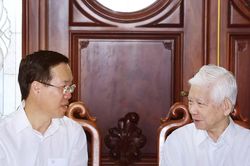Chủ tịch nước Võ Văn Thưởng thăm một số nguyên lãnh đạo các tỉnh phía Nam
