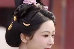 'Quốc sắc phương hoa' Dương Tử được ví như 'Mỹ nhân thời Đường' xé sách bước ra