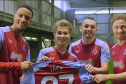 Sau ồn ào vụ Messi, Jack bất ngờ xuất hiện ở CLB Aston Villa