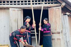 Nhớ nhịp chày Plei Rbai