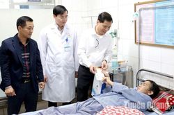 Bệnh viện Đa khoa tỉnh tổ chức 'Chợ Tết yêu thương'