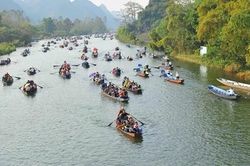 Lễ hội chùa Hương 2024 kéo dài trong 90 ngày
