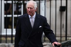 Vua Charles III bị chẩn đoán mắc bệnh ung thư