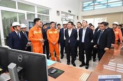 Bộ trưởng Bộ Công Thương: Không để thiếu xăng dầu, điện trong dịp Tết Nguyên đán