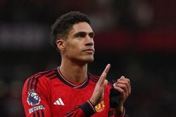 Chuyển nhượng cầu thủ MU: Al-Nassr mời Raphael Varane gia nhập