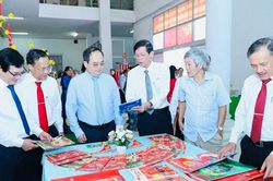 Đồng Nai: Triển lãm Hội báo Xuân Tết Giáp Thìn 2024