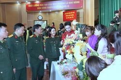 Đoàn viên Học viện Quân y thi tài cắm hoa xuân, bày mâm ngũ quả