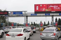 Sân bay Nội Bài triển khai thí điểm thu phí không dừng với xe ôtô ra vào