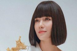 Nữ diễn viên xinh đẹp ở tuổi 42, quyết định rời showbiz sau nhiều biến cố
