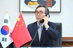 Điện đàm với người đồng cấp Trung Quốc, Ngoại trưởng Hàn Quốc 'tranh thủ' tỏ nỗi lo về quan hệ Nga-Triều, kêu gọi Bắc Kinh làm một điều
