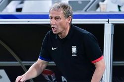 HLV Klinsmann: 'Tôi chịu trách nhiệm về thất bại của Hàn Quốc'