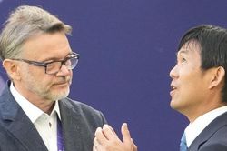 HLV Troussier chỉ ra điểm giống nhau trong thất bại của ĐT Việt Nam và Nhật Bản, nói nguyên nhân khiến 'đại gia châu Á' bị loại