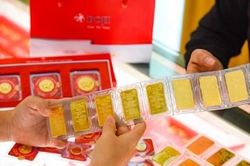Giá vàng hôm nay (8-2): Tiếp tục tăng mạnh trước ngày nghỉ lễ