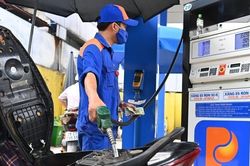 Giá xăng dầu hôm nay 8/2: Dầu Brent và WTI cùng tiến; trong nước sát Tết sẽ giảm mạnh?