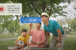 Nghệ sĩ Xuân Bắc đọc thơ hướng dẫn người cao tuổi phòng, tránh lừa đảo trực tuyến