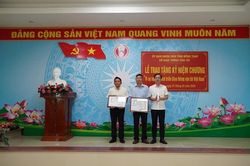 Trao Kỷ niệm chương 'Vì sự nghiệp phát triển Giao thông vận tải Việt Nam'