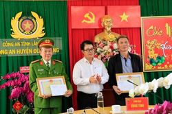 Khen thưởng các lực lượng nhanh chóng phá vụ cướp ngân hàng ở Lâm Đồng